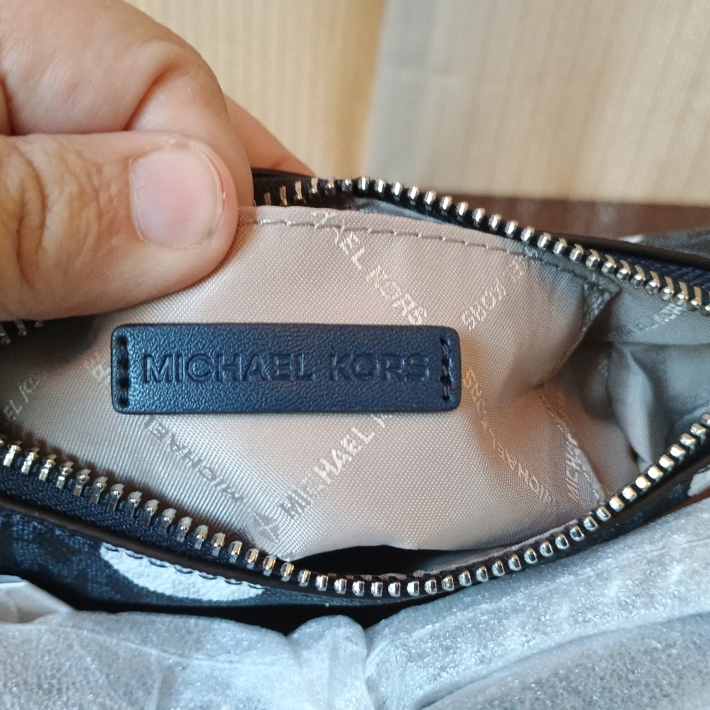 Michael Kors Carmela Small Polka Dot Pochette NWT - Picture 4 of 4